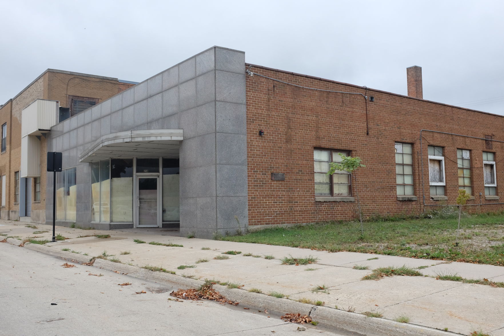 Vacant23.JPG